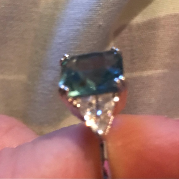 Ring - Picture 3 of 3